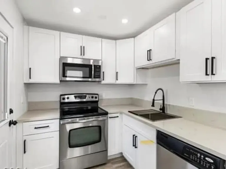 1037 May Ave — Photo 6