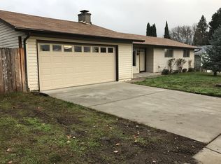 788 NW Morgan Ln, Grants Pass, OR