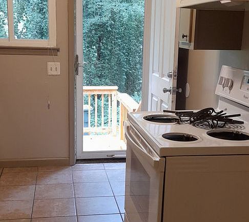3rd image of 311 Sunrise Ln APT B
