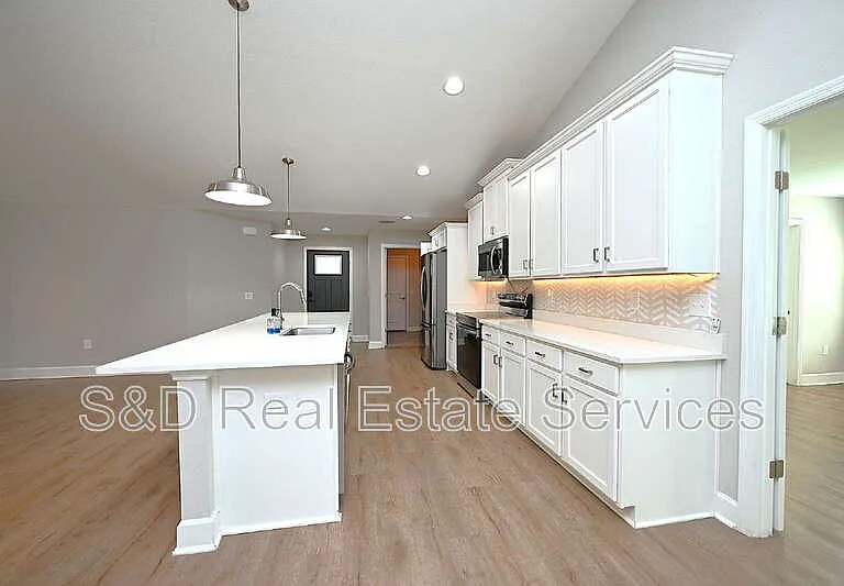 4435 Lake Hancock Rd — Photo 10