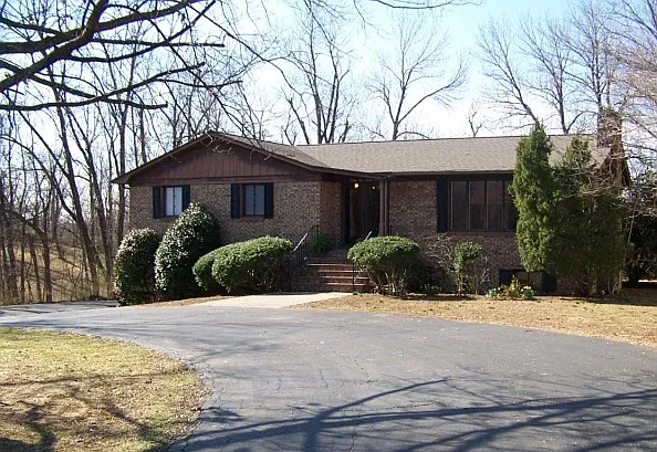 3925 Halehaven Dr — Photo 22