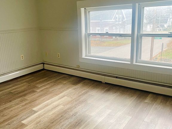 5th image of 19 Pleasant St Unit 10