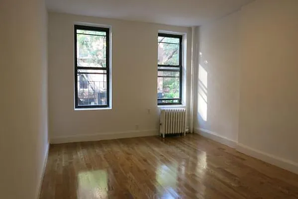 Rented by Manhattan Best Realty, Inc. | media 21
