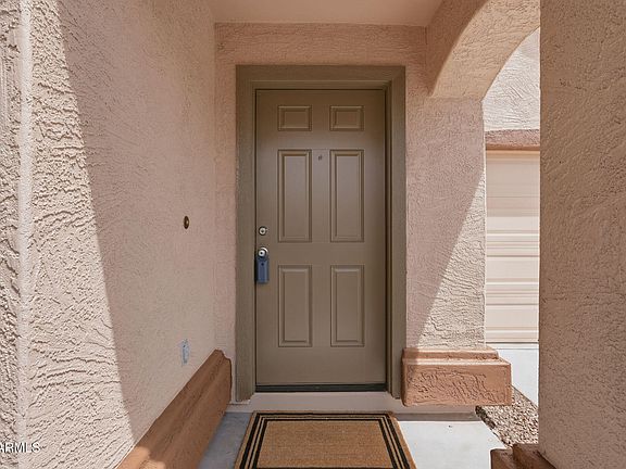 3rd image of 900 W BROADWAY Avenue #47