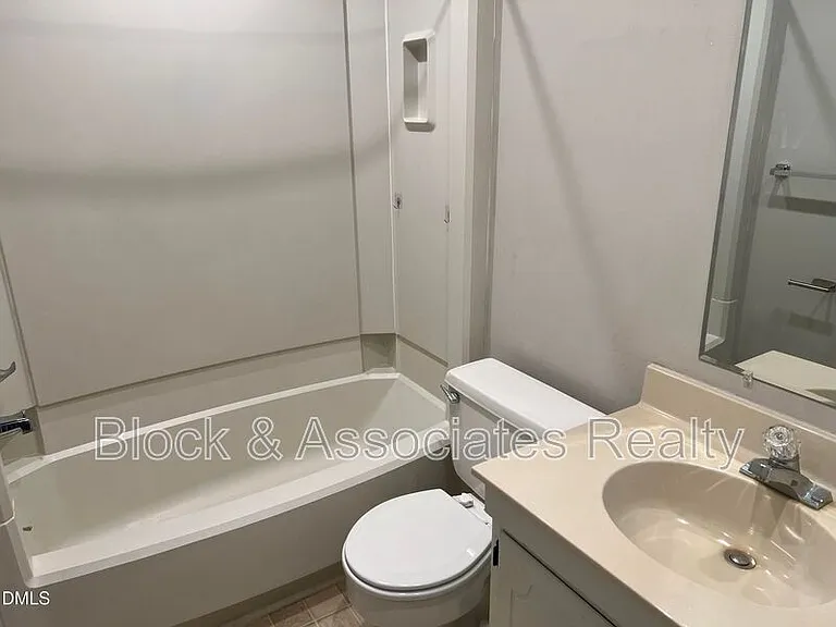 1333 Springlawn Ct — Photo 10