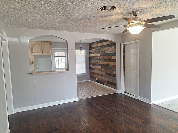3rd image of 1225 Harrison Ln