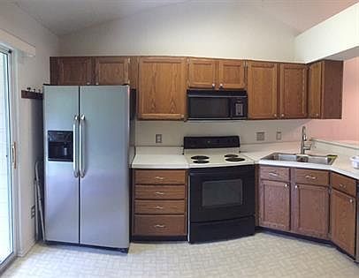 2nd image of 109 Reserve Cir #1-207-1
