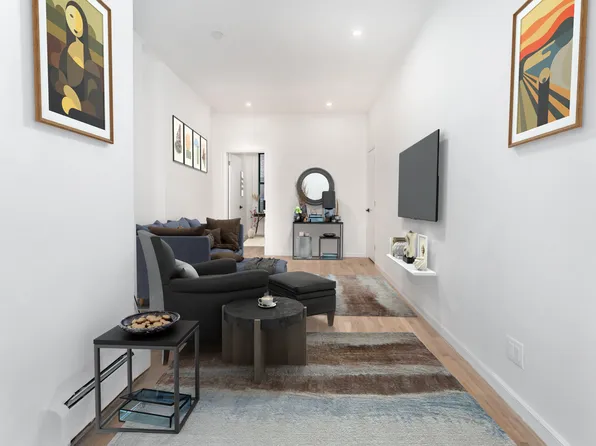 135 West 24th Street image 2 of 17