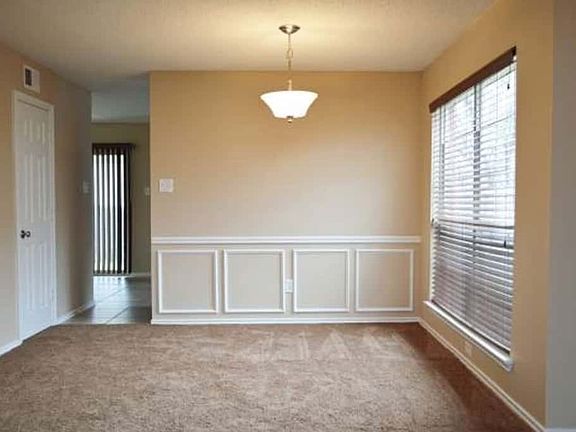 5th image of 2712 Canterbury St