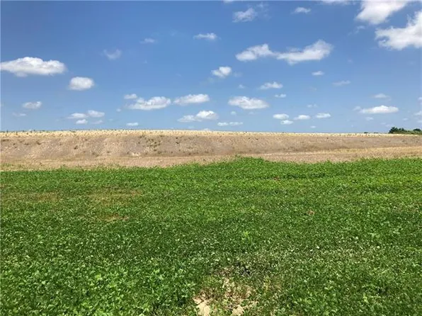 4732 Woodland Ct, Saint Joseph, MO 64505