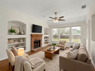1105 Woodview Dr, Leander, TX 78641