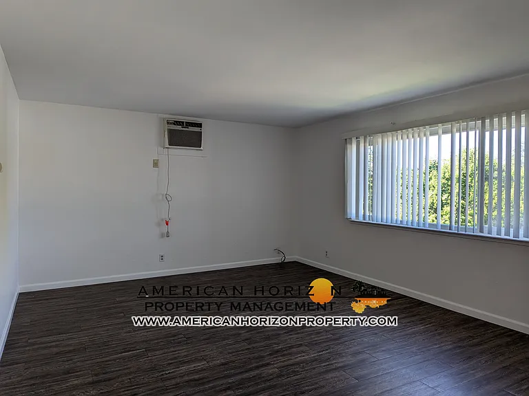 1309 Edmonton Ave #3 — Photo 2