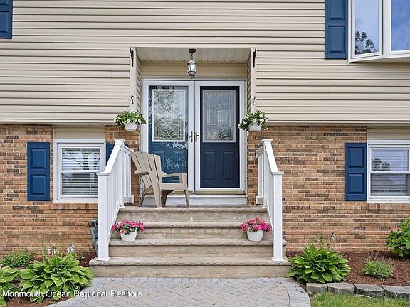 3rd image of 752 Mermaid Ave