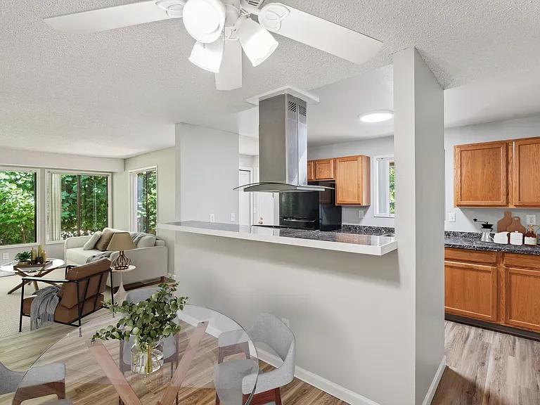 Oakbrook Apartments — Photo 3