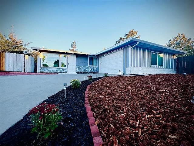 1st image of 709 Lakefair Dr