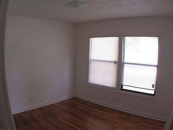5th image of 4610 Sussex Ave