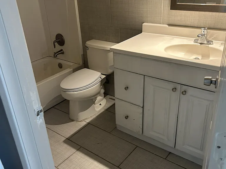 1840 W Probasco Dr — Photo 3
