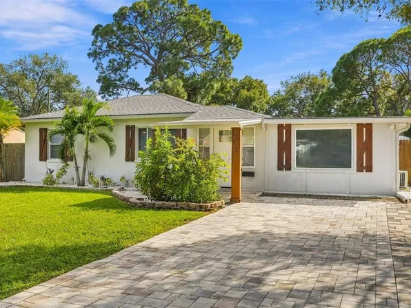 1548 CANTERBURY ROAD N, ST PETERSBURG, FL 33710