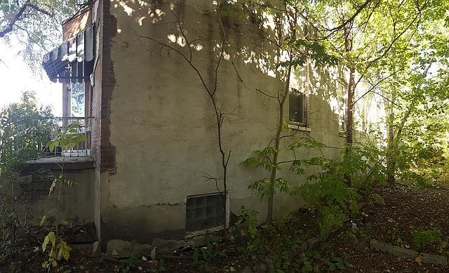 2nd image of 725 N Springfield Ave