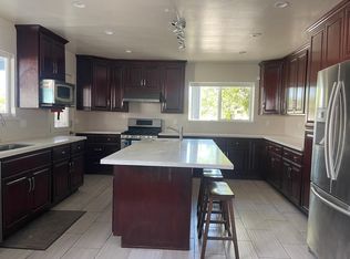 18643 Kinzie St, Northridge, CA 91324
