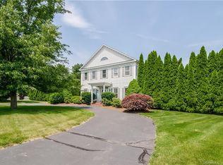 2 Saddlebrook Dr, Wallingford, CT 06492