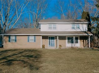 5718 Rockingham Dr, Centerville, OH 45429