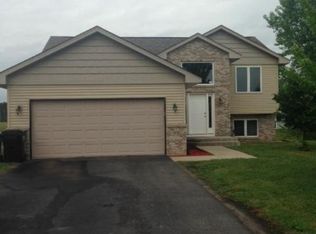 906 Isanti Pkwy NW, Isanti, MN 55040