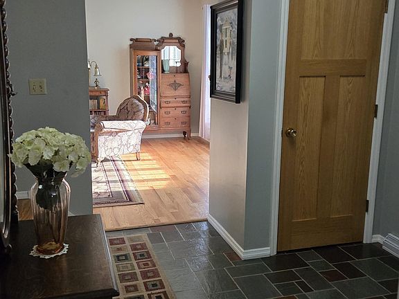 5th image of 53376 Oakton Dr