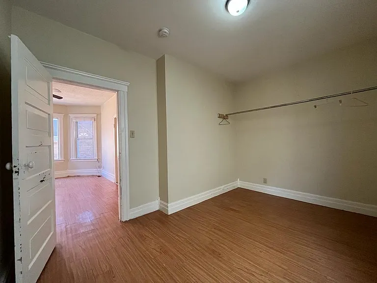 806 Marentette Ave #1 — Photo 6