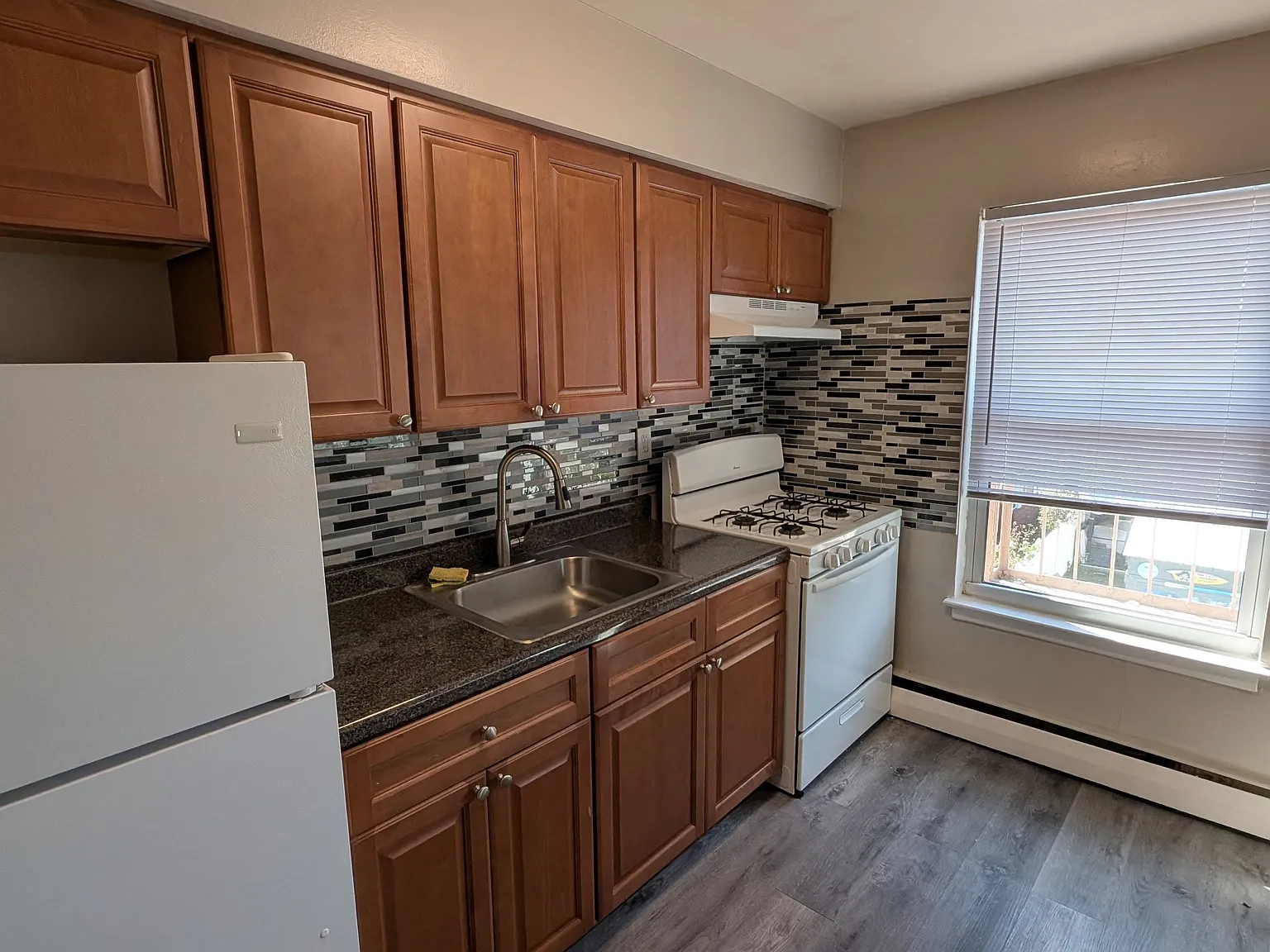 1 bed, 700 sqft, $1,985 — Photo 4