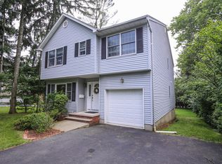 15 Sygamore Ter., Livingston, NJ 07039