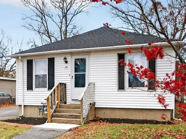 141 Brush Neck Ave, Warwick, RI 02889