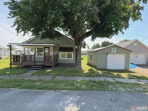 11155 Dougan St, Oakland City, IN 47660