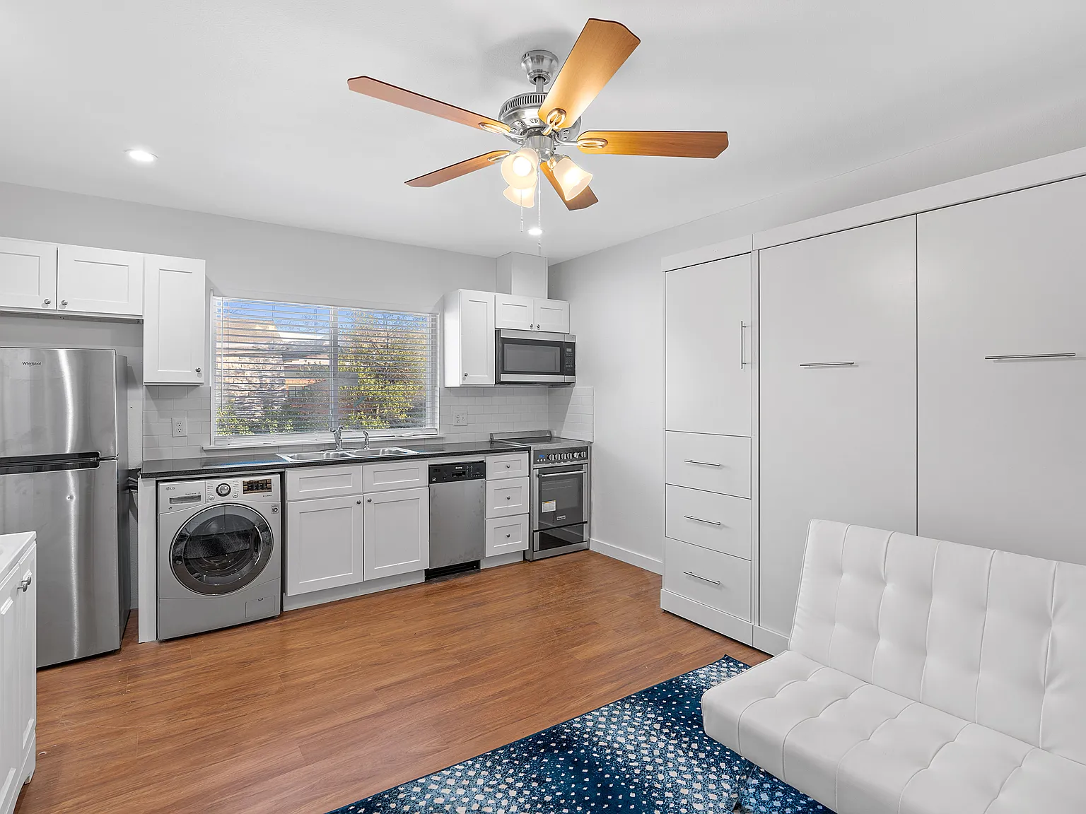 Studio, 300 sqft, $1,000 — Photo 4