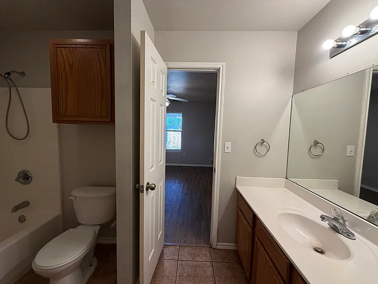 706 N Englewood Ave #A — Photo 19