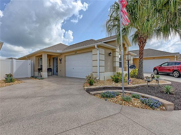3rd image of 1071 Carver Ct