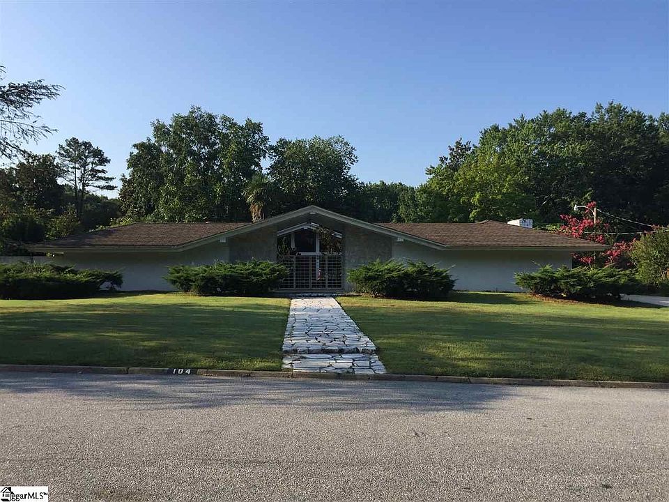 1st image of 104 Hearthstone Ln