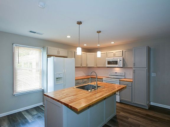 4th image of 3426 Clarks Bridge Rd #A