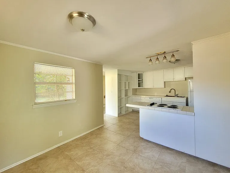 15 Audusson Ave — Photo 11