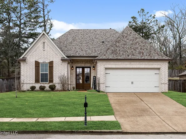 4295 Ridgemont Rd, Olive Branch, MS 38654