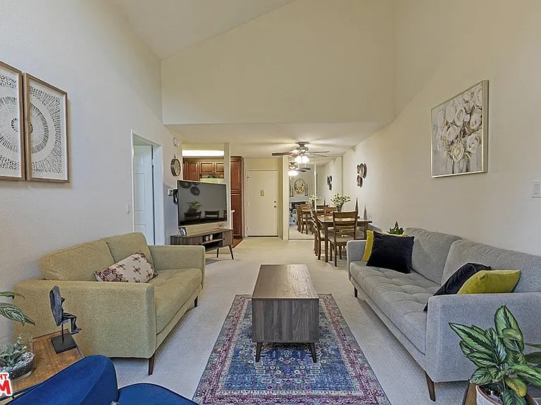 21550 Burbank Blvd #302 — Photo 2