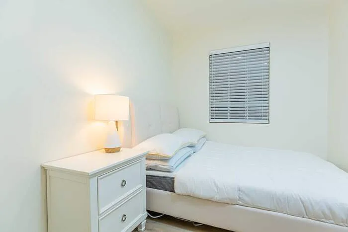 46 S Lotus Ave #5