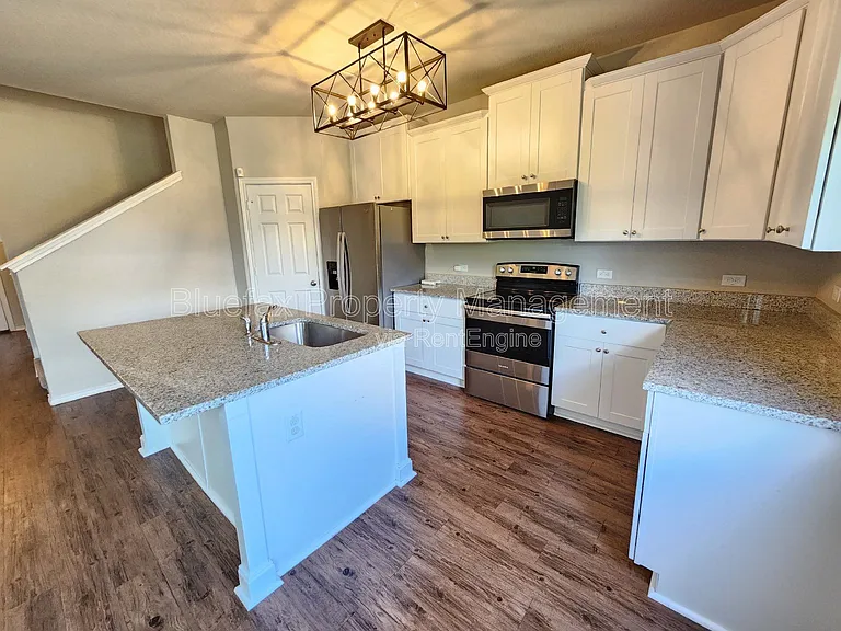 6811 Freedom Hls — Photo 9