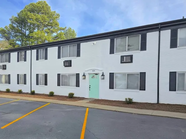 408 Bosley Ave APT B, Suffolk, VA 23434