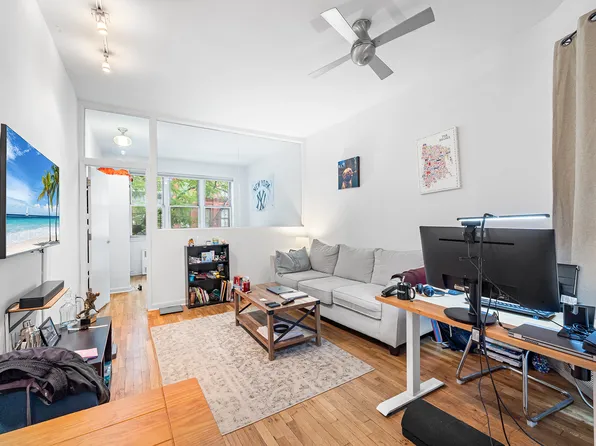 313 East 89th Street image 3 of 12