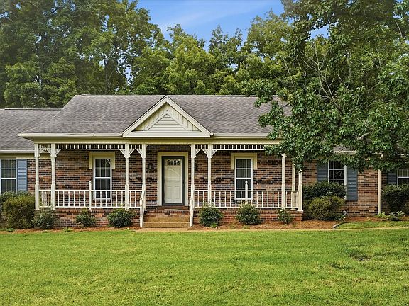 2nd image of 3204 Brookmont Cir