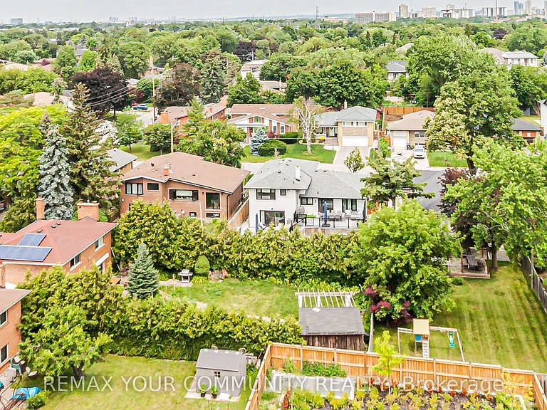 700 Sheppard Ave W #905 — Photo 12