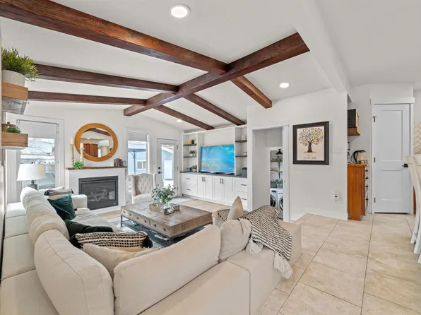 10616 125th St NW, Edmonton, AB T5N 1T6