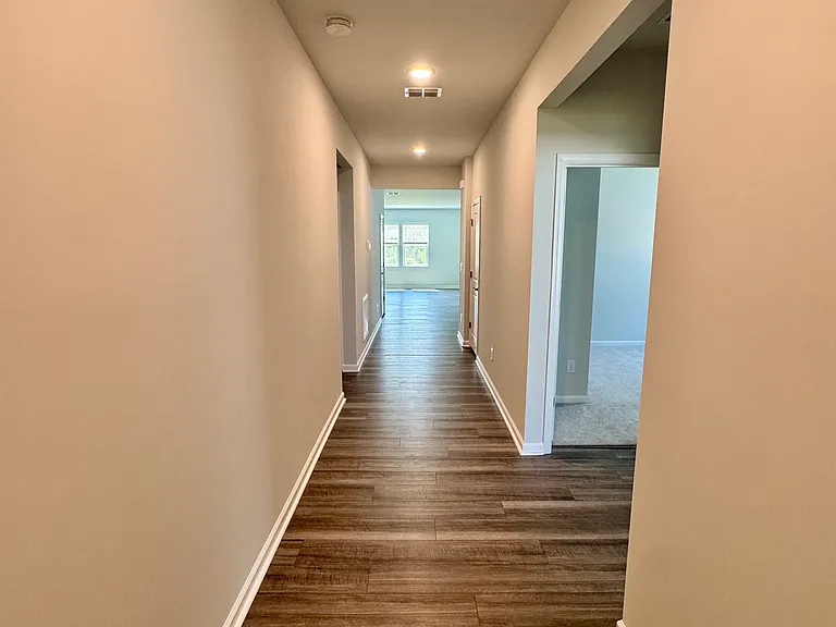548 Coronado Ave — Photo 4