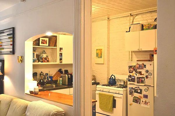 Rented by Tabak Real Estate | media 16